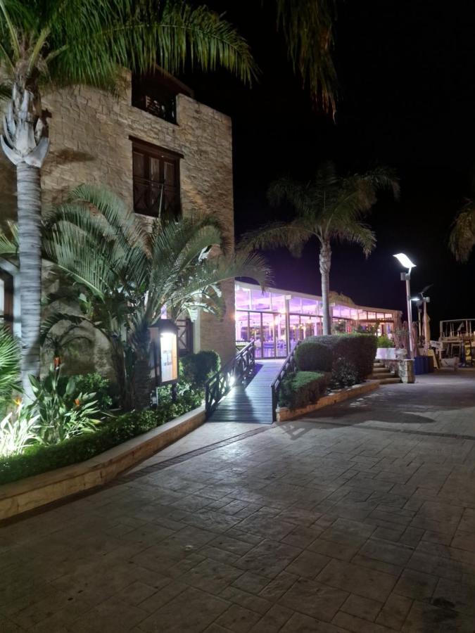 Y & P Latchi Hotel Exterior foto